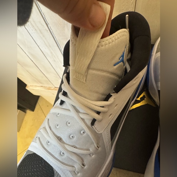 Size 13M & 11.5- Jordan Zoom Separate 'White Photo Blue' - Picture 8 of 12
